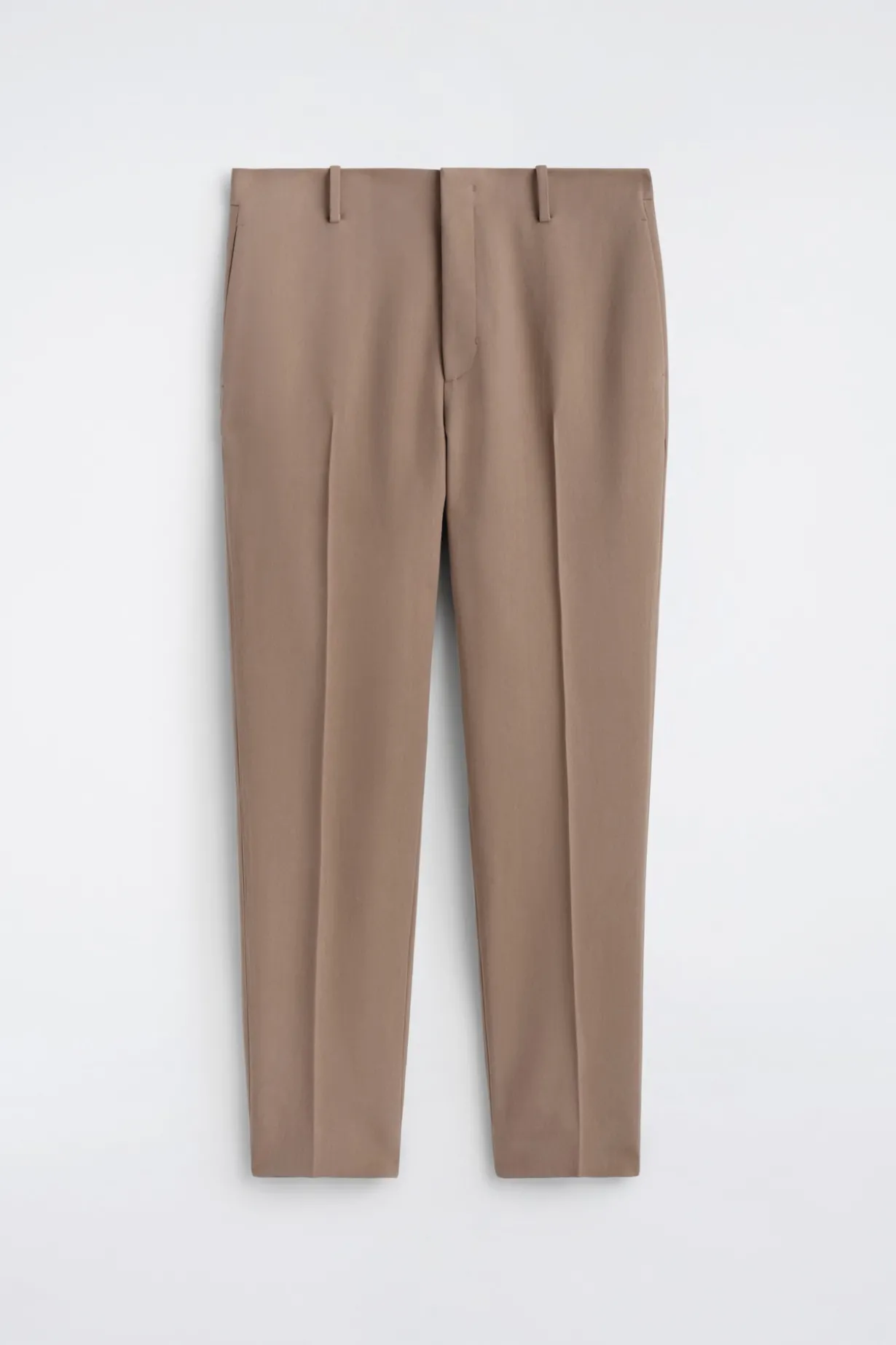 HOSE MIT SCHMALER PASSFORM AUS FLIEßENDEM TWILL
