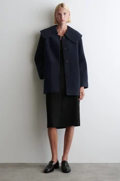 JACKE AUS DOUBLEFACE-WOLLE MIT KRAGEN
