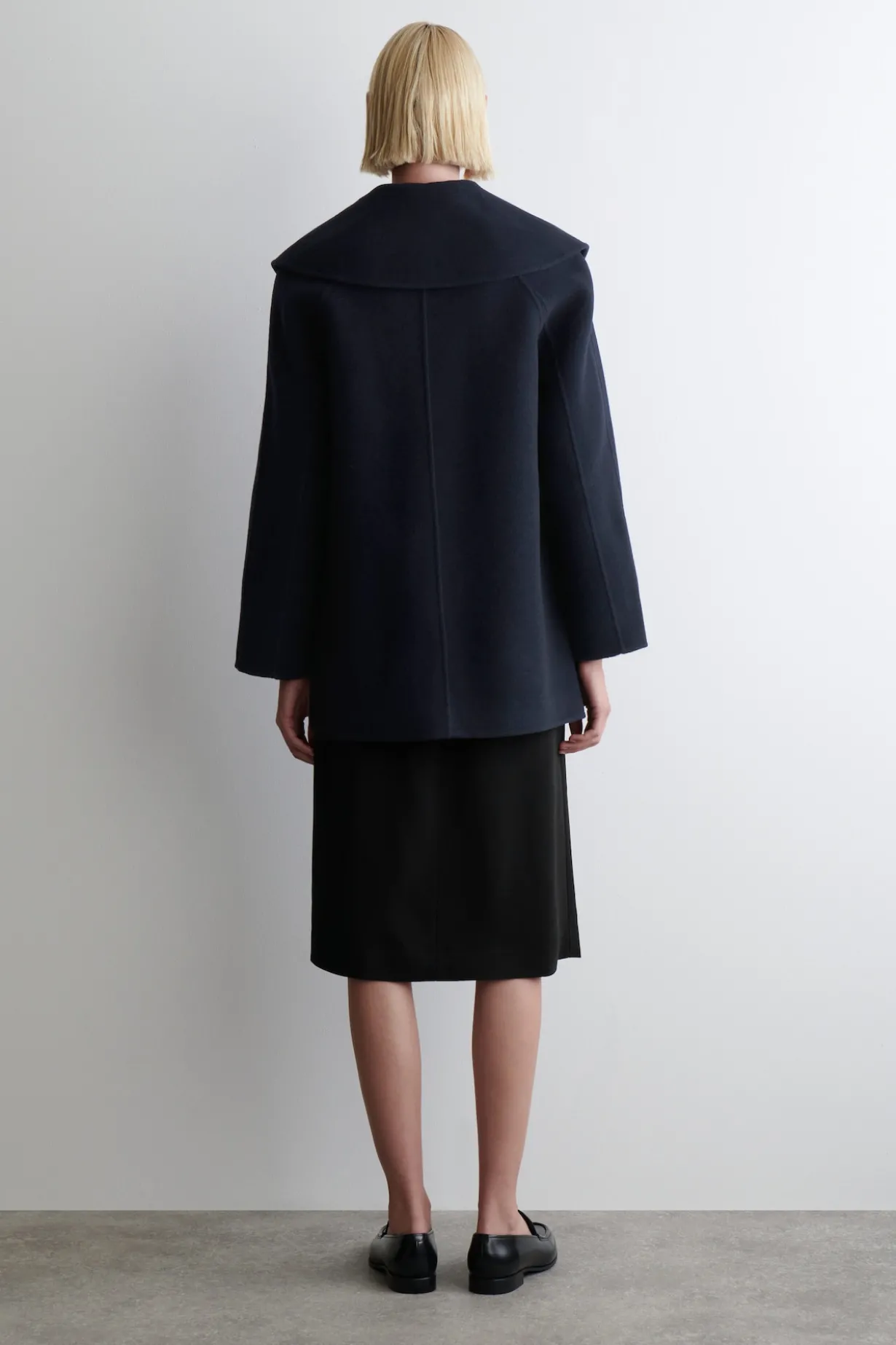 JACKE AUS DOUBLEFACE-WOLLE MIT KRAGEN