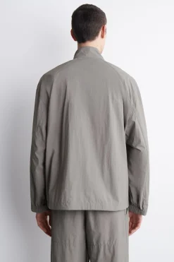 JACKE AUS FUNKTIONSNYLON