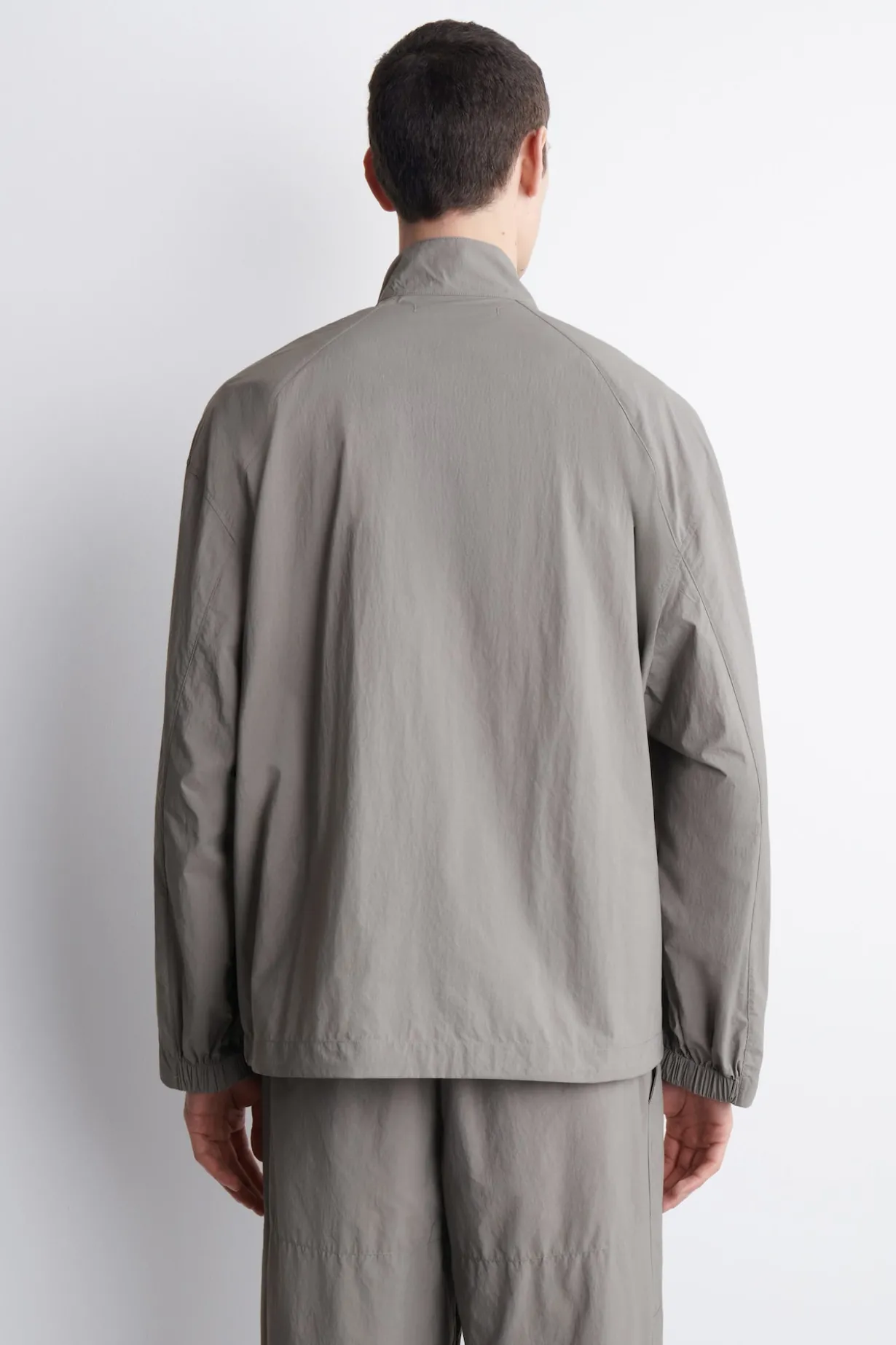 JACKE AUS FUNKTIONSNYLON