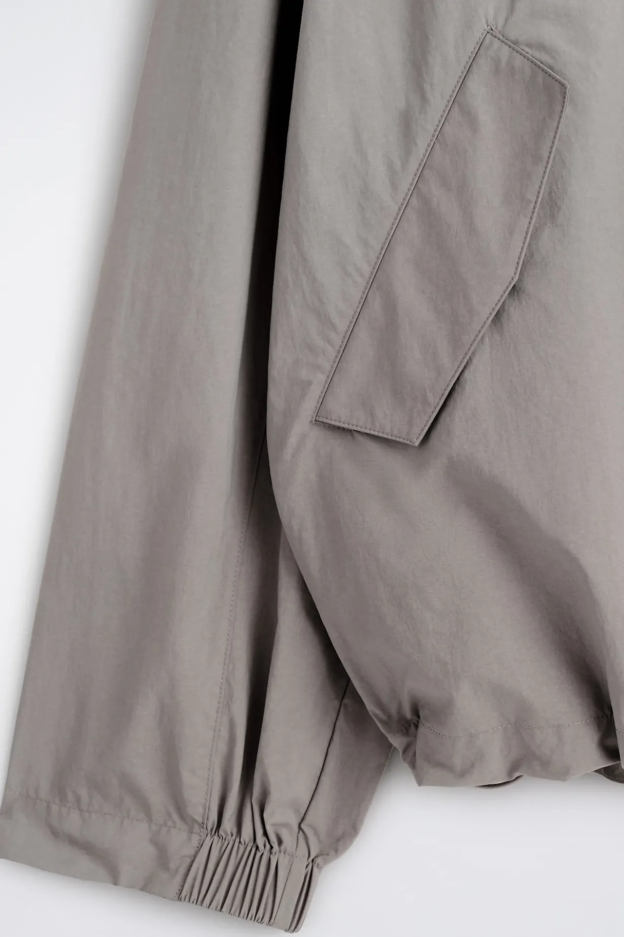 JACKE AUS FUNKTIONSNYLON