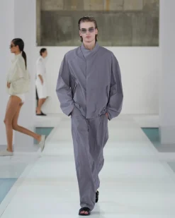 JACKE AUS FUNKTIONSNYLON