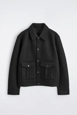 JACKE AUS GEKOCHTER WOLLE