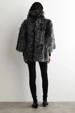 JACKE AUS SHEARLING MIT STEHKRAGEN