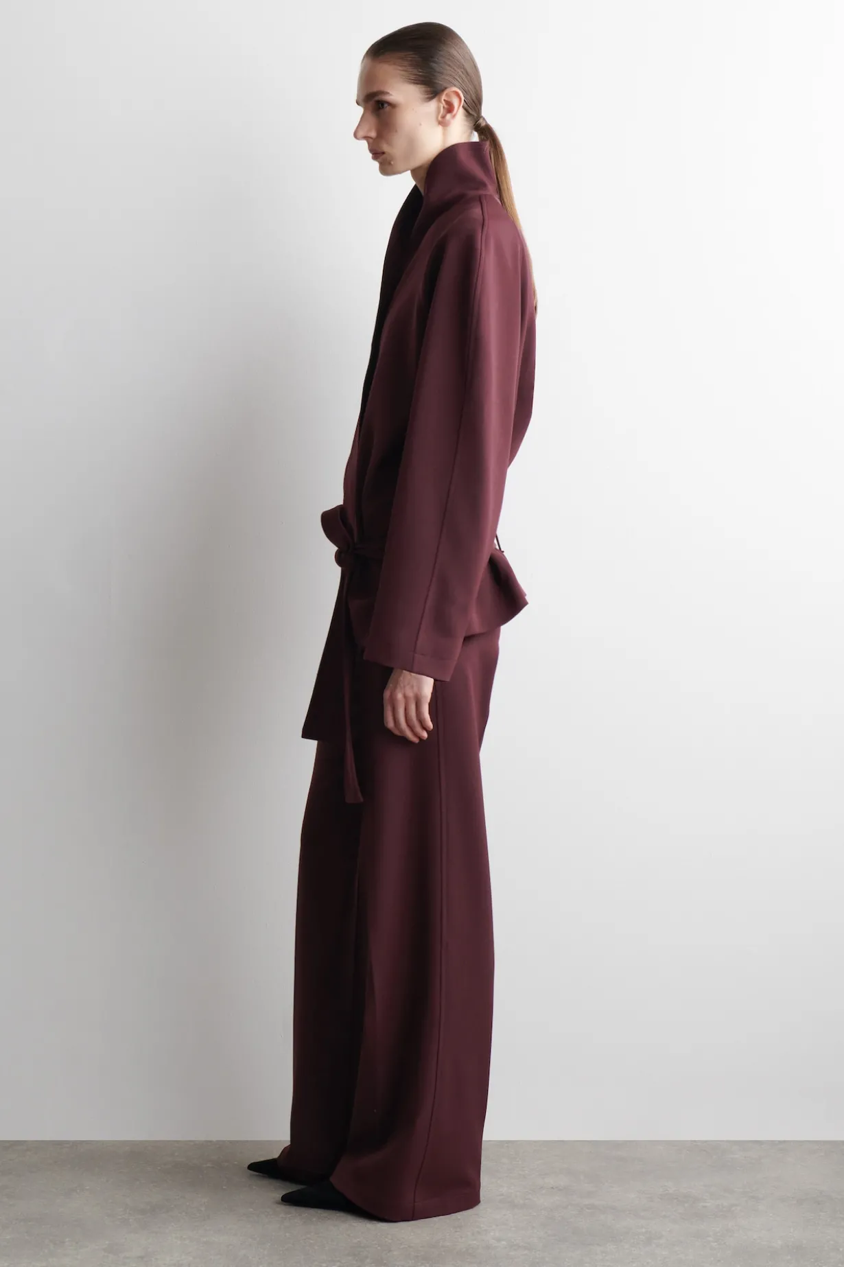 JACKE AUS WOLL-MIX MIT SCHALKRAGEN UND GÜRTEL
