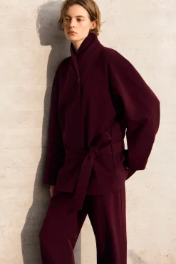 JACKE AUS WOLL-MIX MIT SCHALKRAGEN UND GÜRTEL