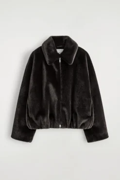 JACKE IN FELLOPTIK