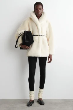 JACKE IN FELLOPTIK MIT SCHALKRAGEN