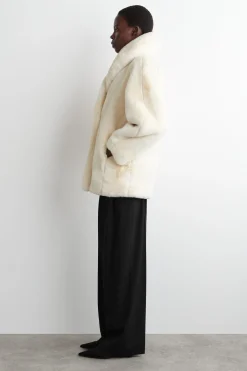 JACKE IN FELLOPTIK MIT SCHALKRAGEN