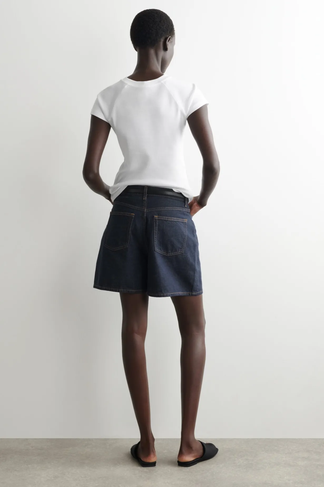 JEANSSHORTS MIT HOHEM BUND