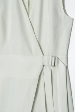 JUMPSUIT AUS LEINEN MIT WICKELFRONT