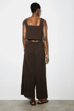 JUMPSUIT AUS SEERSUCKER MIT WEITEM BEIN