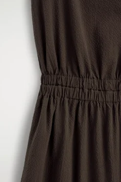 JUMPSUIT AUS SEERSUCKER MIT WEITEM BEIN