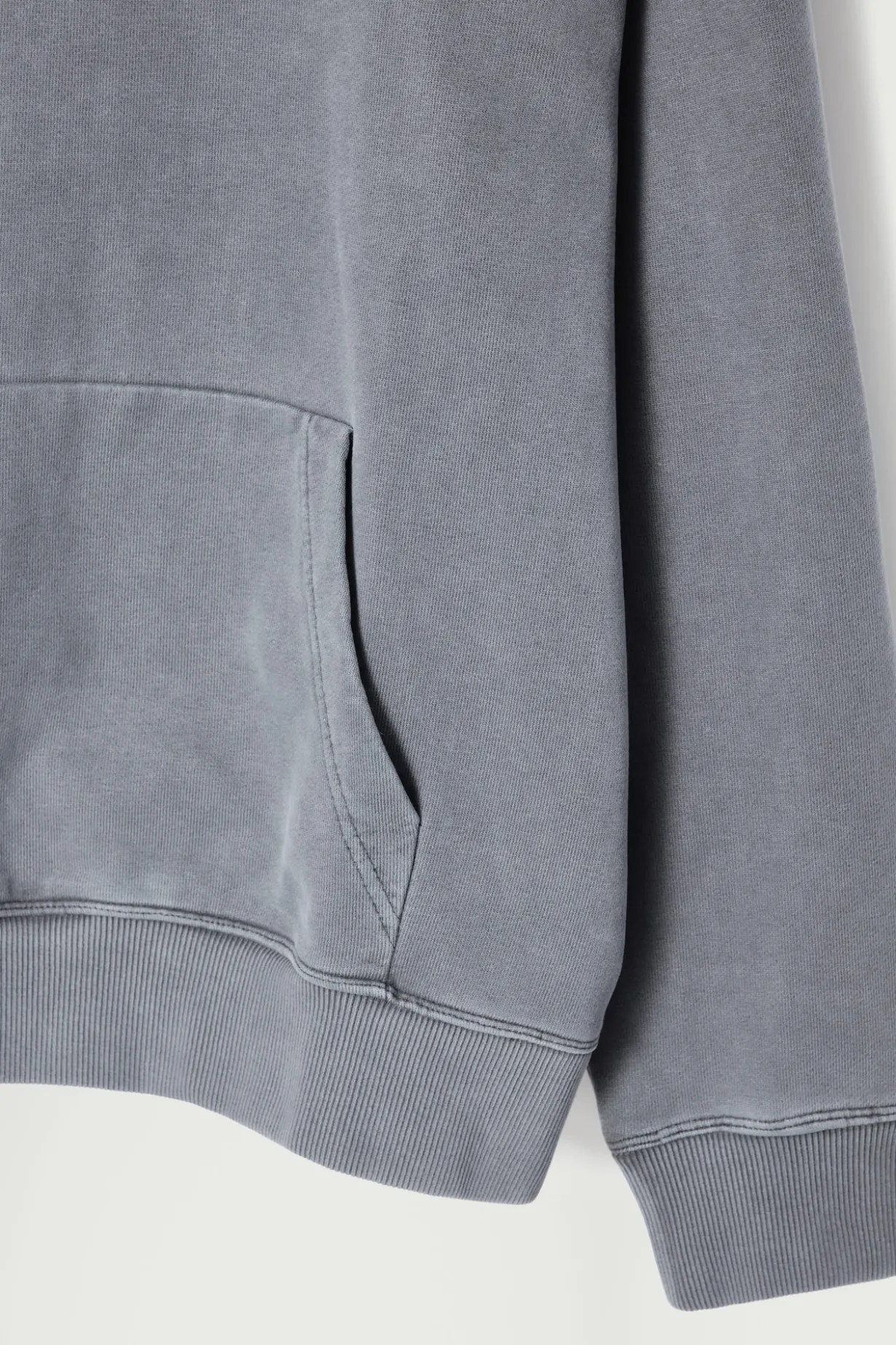 KAPUZENPULLOVER AUS VORGEWASCHENEM BAUMWOLLJERSEY