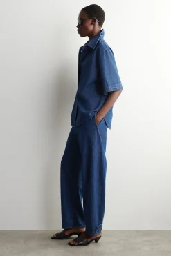 KASTENFÖRMIGES JEANSHEMD MIT KURZEN ÄRMELN