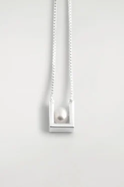 KETTE MIT ANHÄNGER