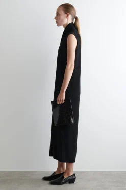 KLEID AUS MERINOWOLLE MIT DRAPIERTEM KRAGEN