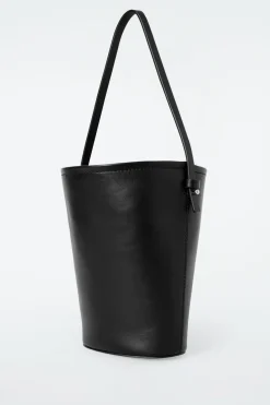 KLEINE BEUTELTASCHE - LEDER