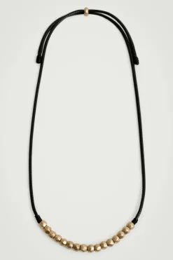 KORDELKETTE AUS LEDER MIT PERLEN