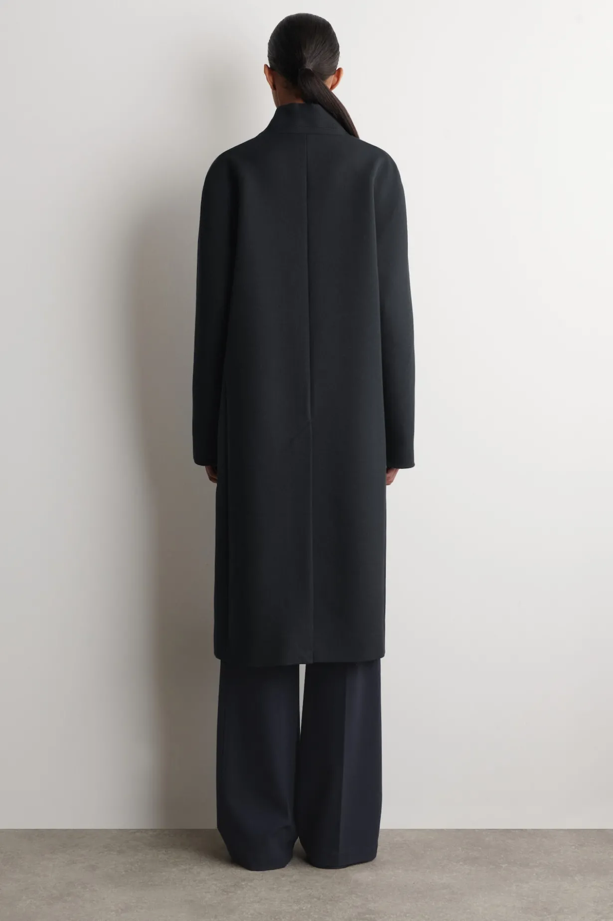 KRAGENLOSER MANTEL AUS WOLL-TWILL