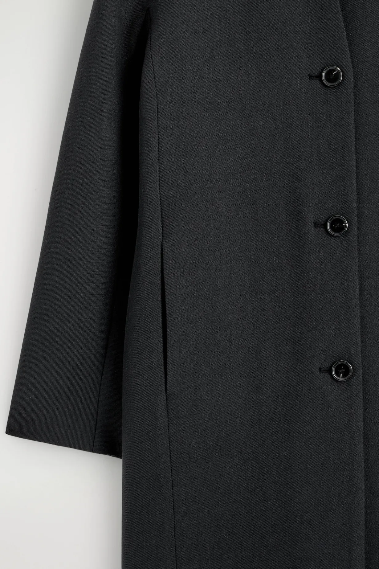KRAGENLOSER MANTEL AUS WOLL-TWILL