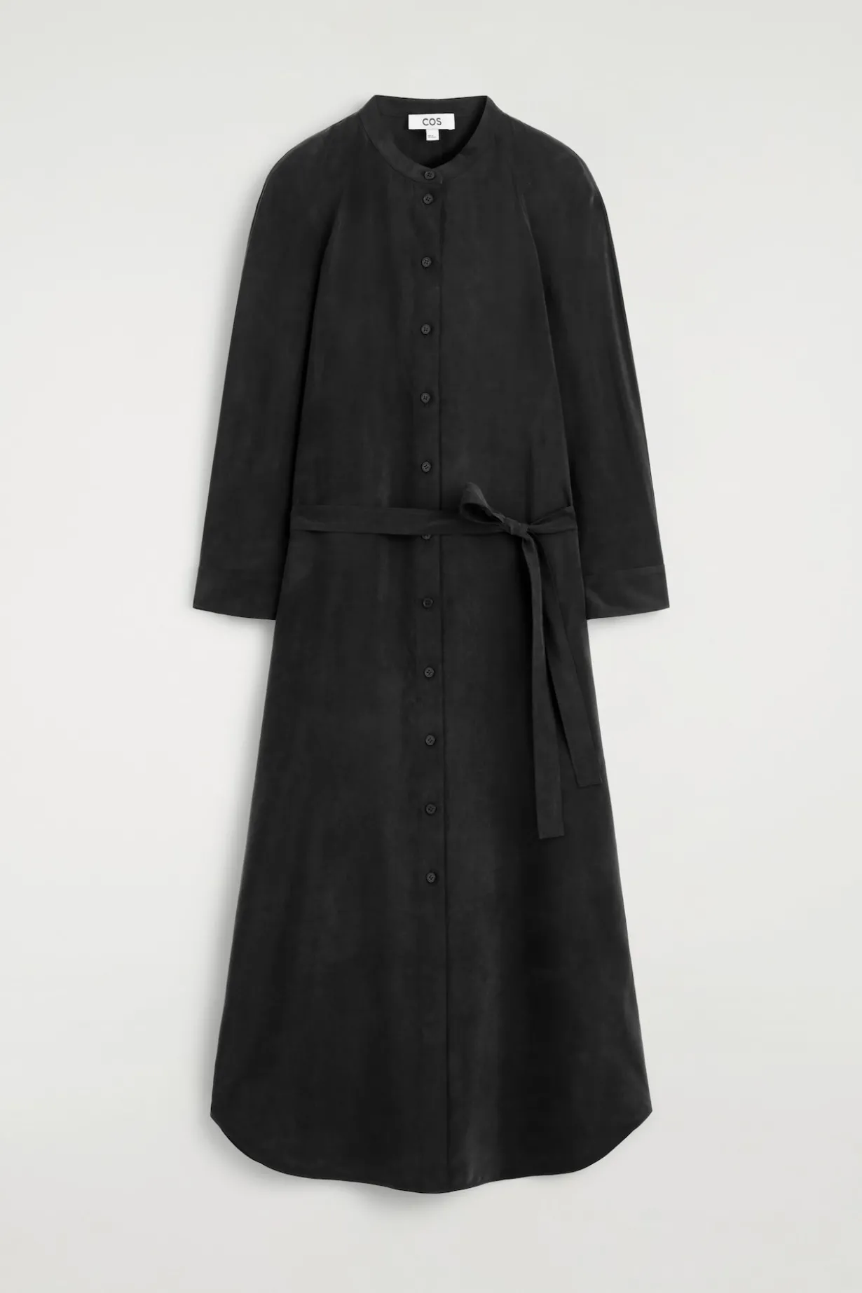 KRAGENLOSES HEMDKLEID IN MIDILÄNGE MIT GÜRTEL