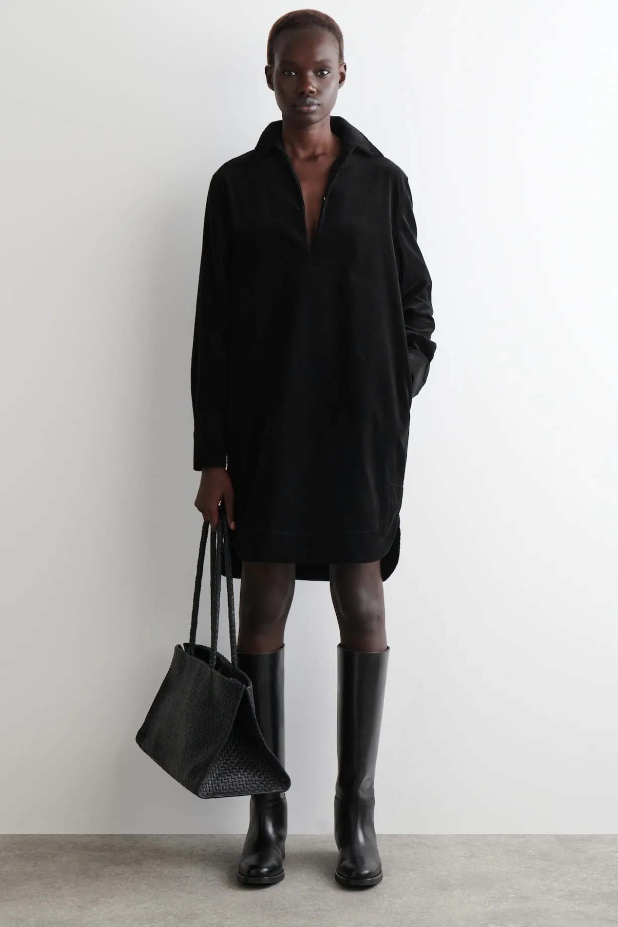 KURZES HEMDKLEID AUS CORD