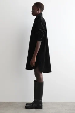 KURZES HEMDKLEID AUS CORD