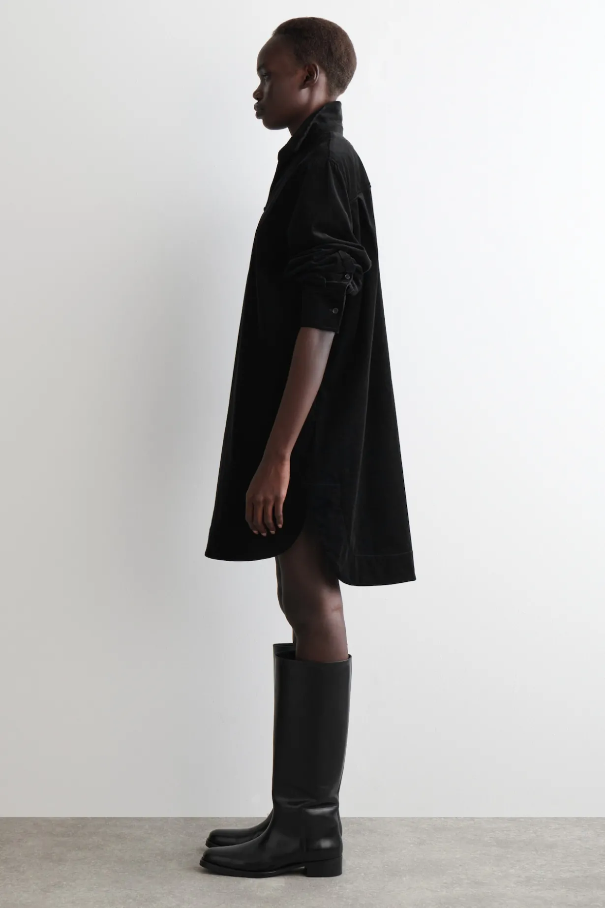 KURZES HEMDKLEID AUS CORD
