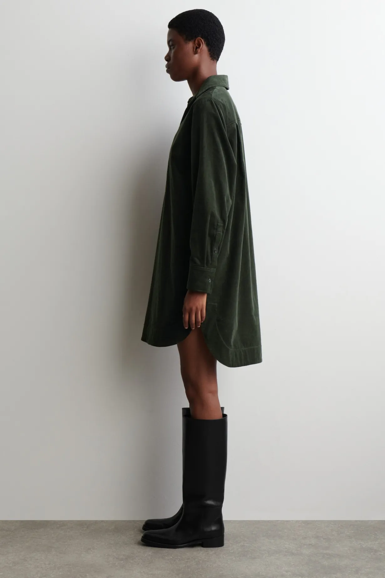 KURZES HEMDKLEID AUS CORD