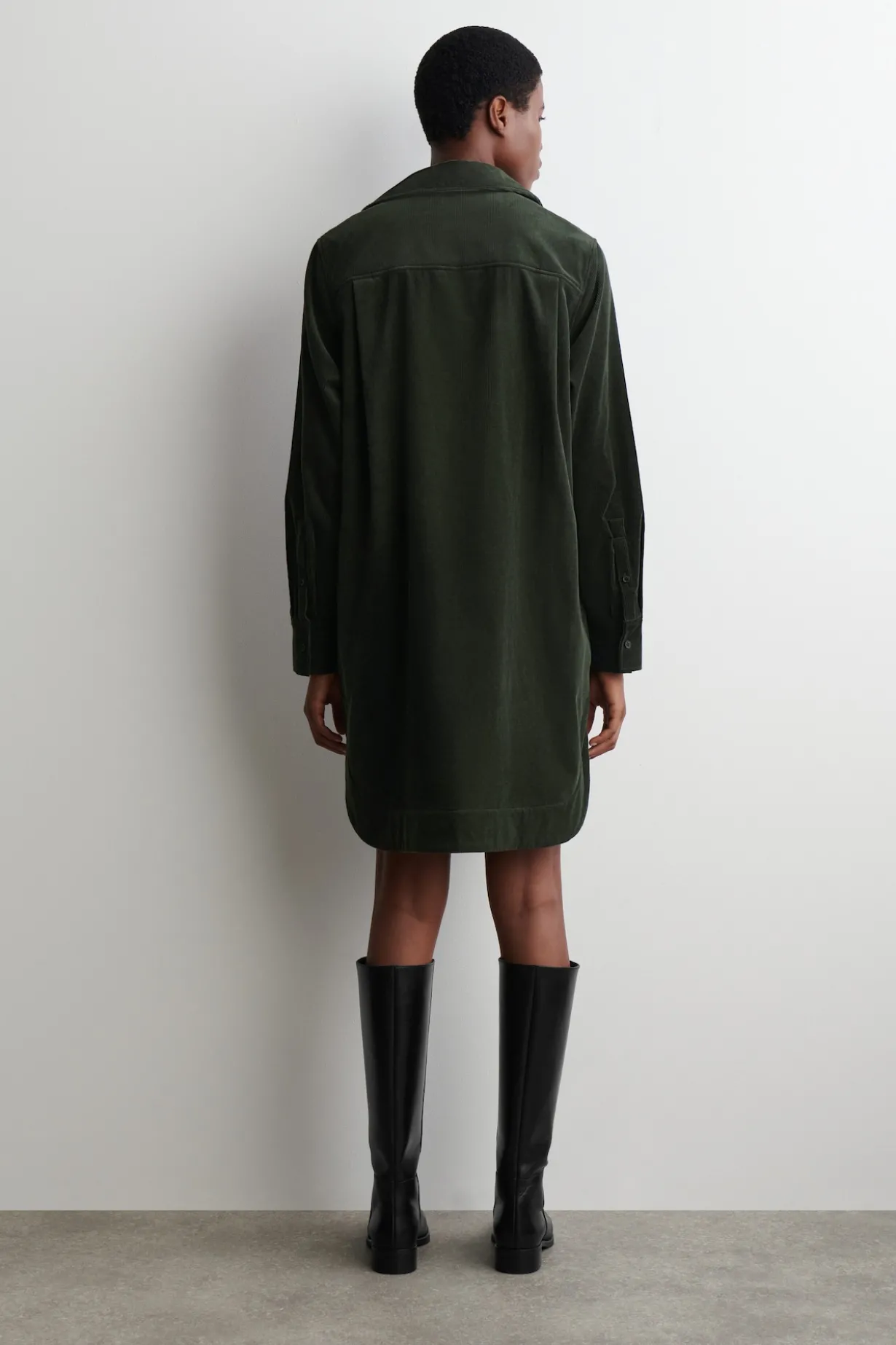 KURZES HEMDKLEID AUS CORD