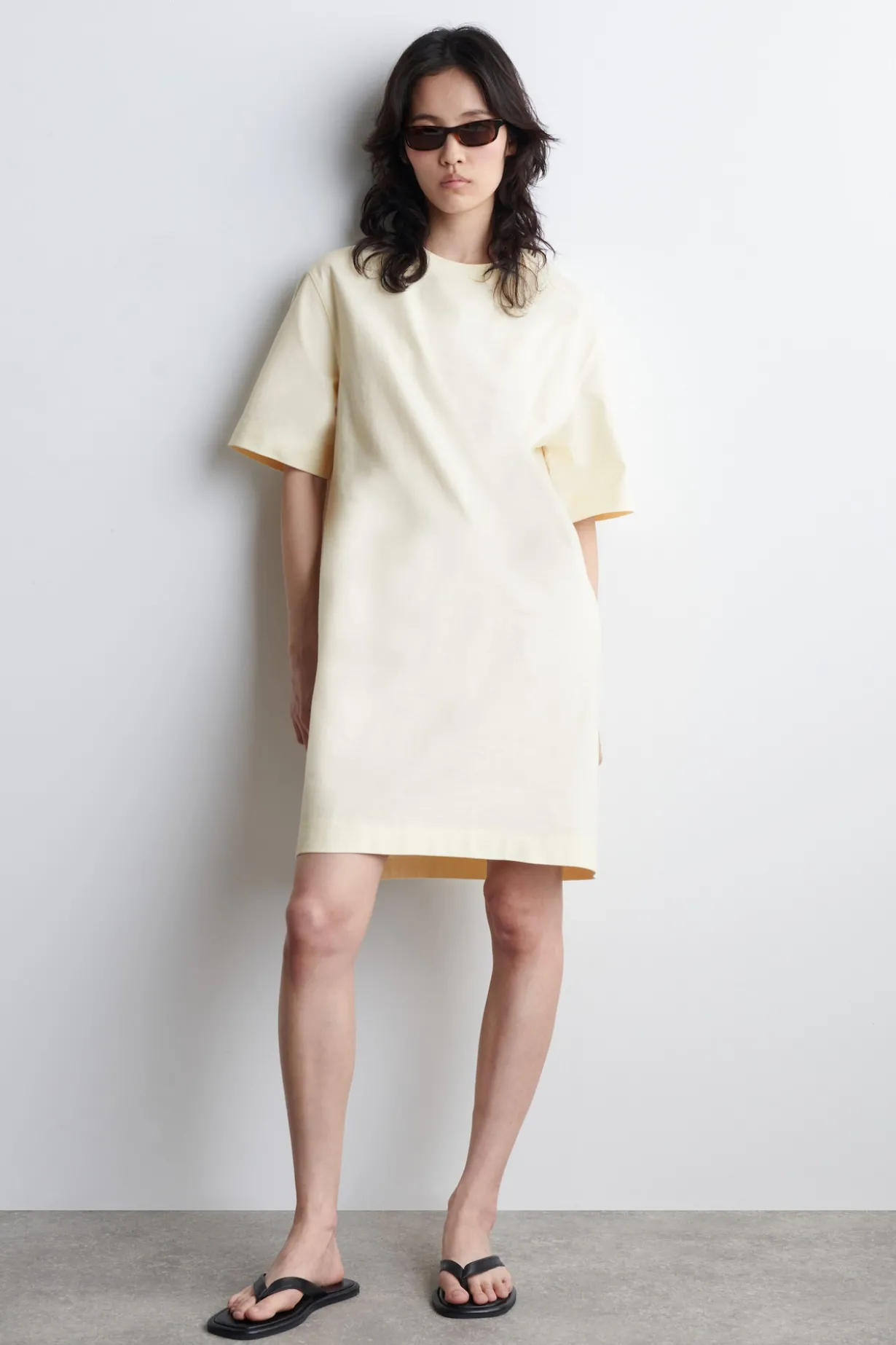 KURZES T-SHIRT-KLEID AUS BAUMWOLLE