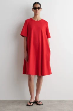 KURZES T-SHIRT-KLEID IN A-LINIE