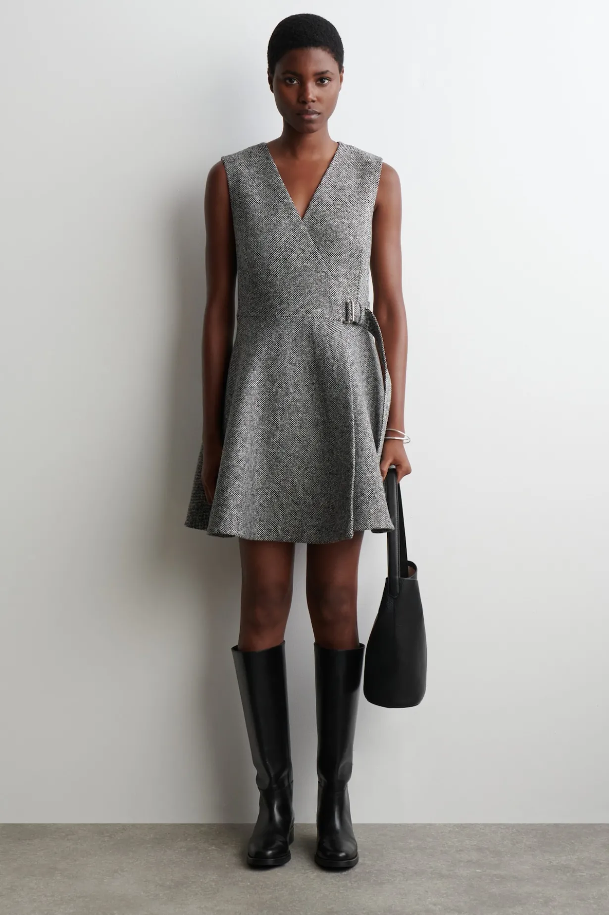 KURZES WICKELKLEID AUS TWEED