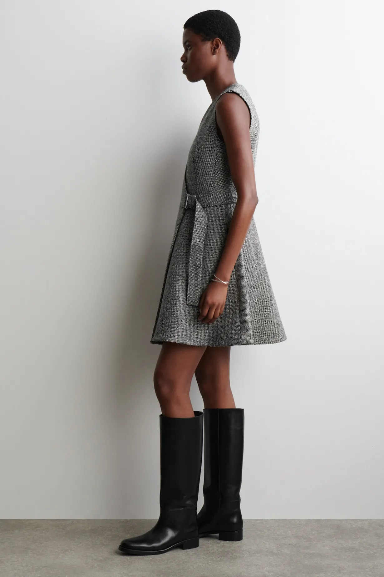 KURZES WICKELKLEID AUS TWEED