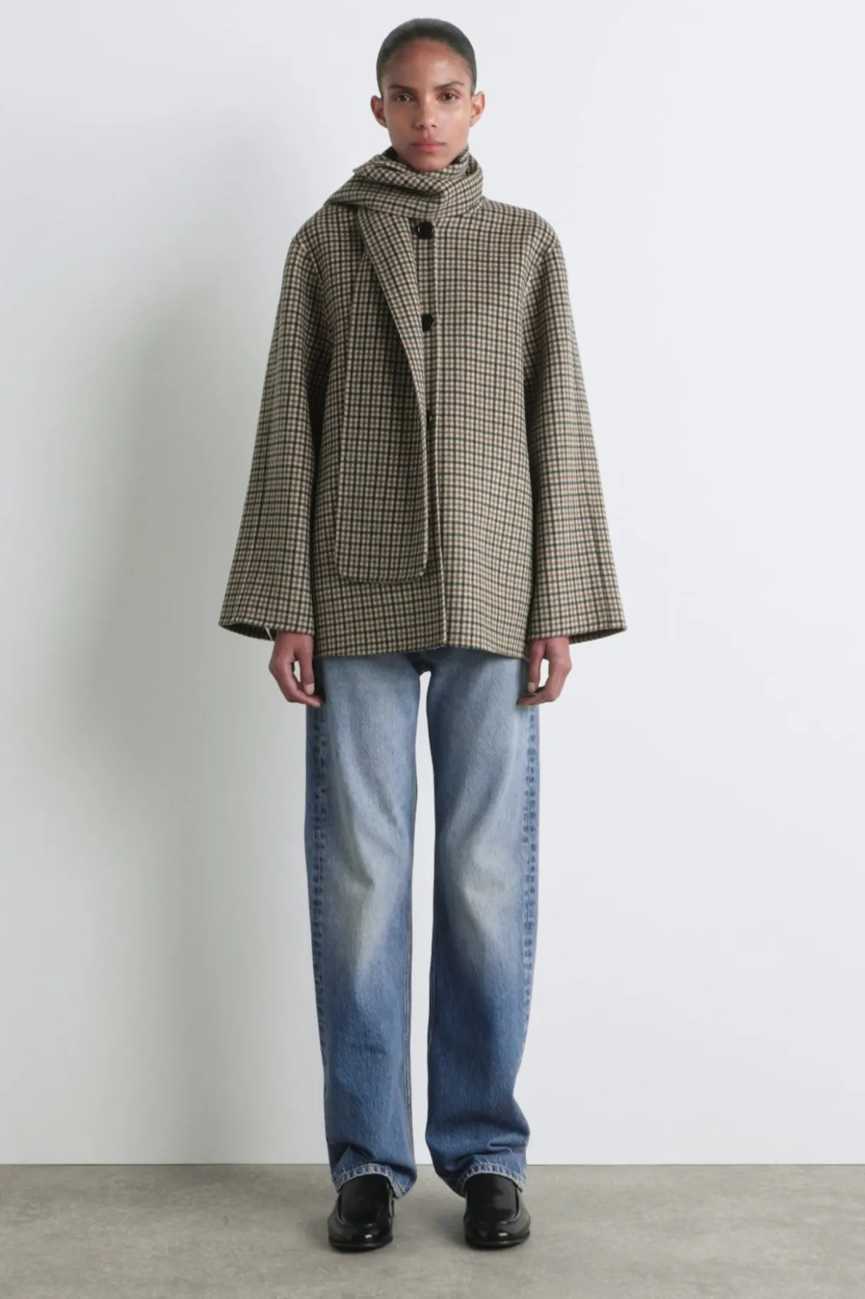 KURZJACKE AUS DOUBLEFACE-WOLLE MIT SCHAL
