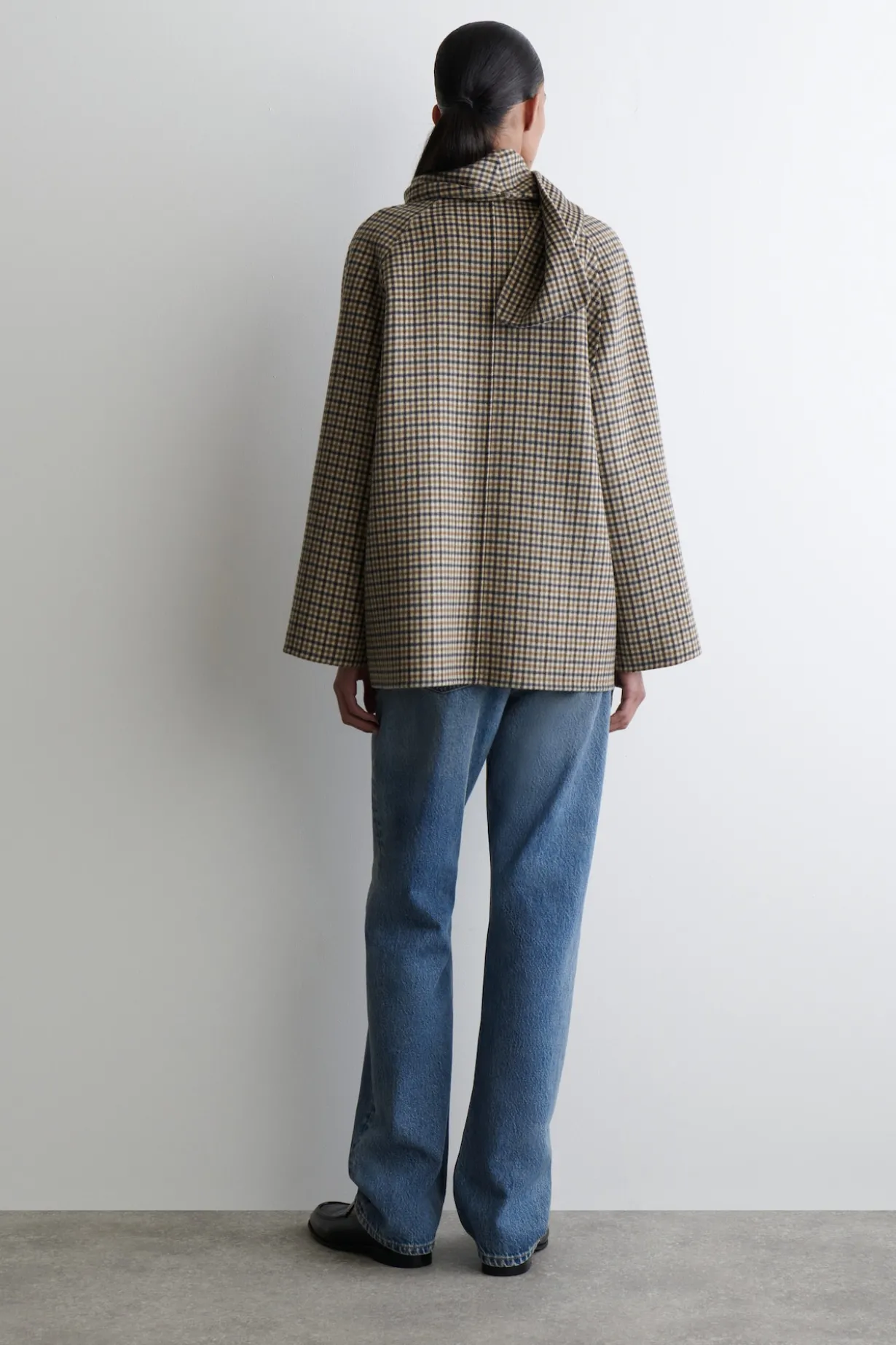 KURZJACKE AUS DOUBLEFACE-WOLLE MIT SCHAL