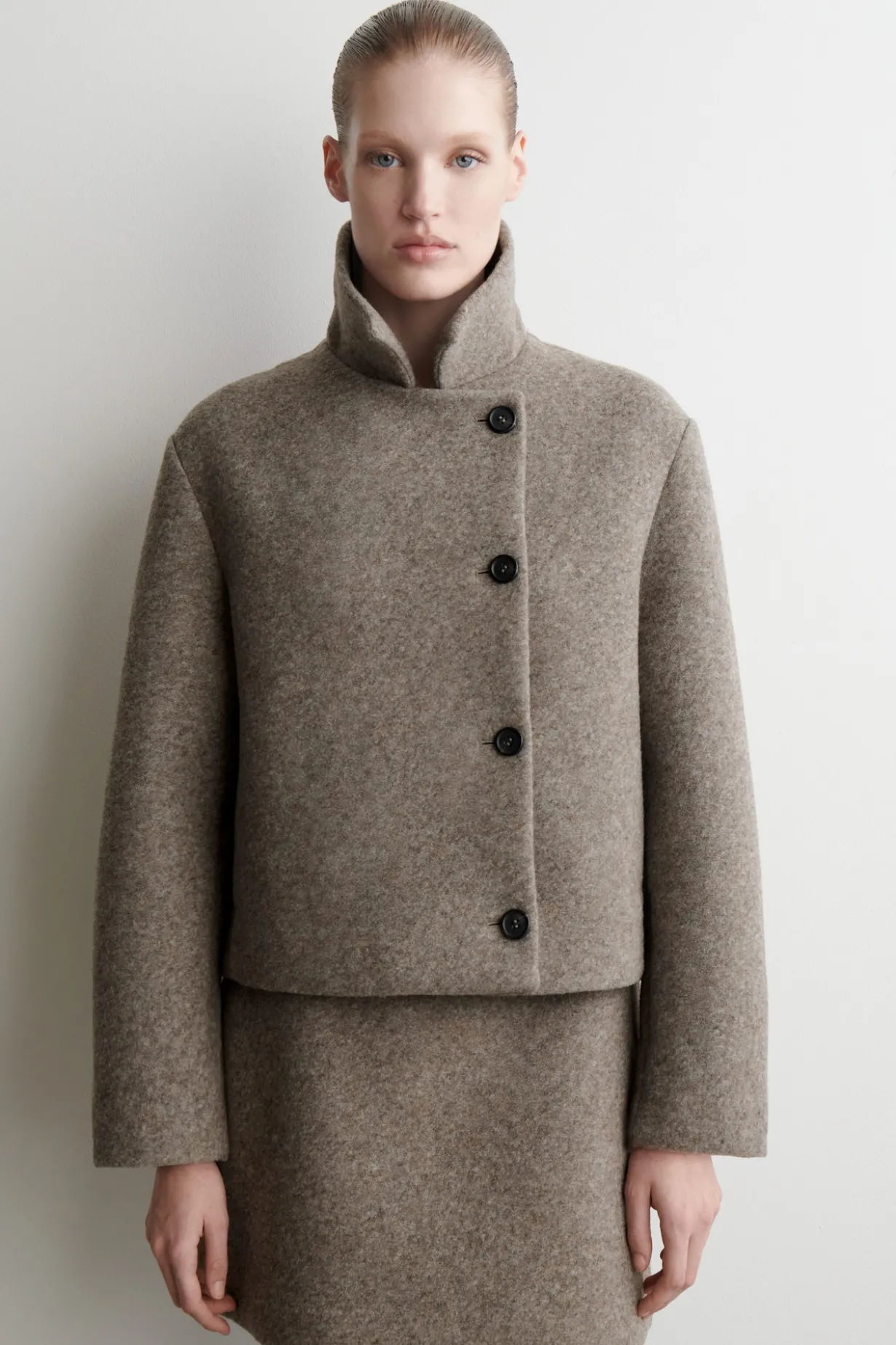 KURZJACKE AUS GEKOCHTEM WOLL-MIX