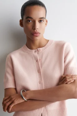 KURZÄRMLIGE STRICKJACKE AUS MERINOWOLLE