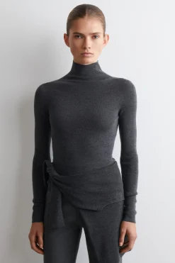LANGARMSHIRT AUS MERINOWOLLE MIT HOHEM KRAGEN
