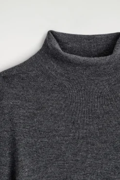 LANGARMSHIRT AUS MERINOWOLLE MIT HOHEM KRAGEN