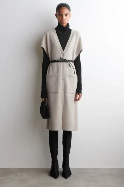LANGE STRICKJACKE AUS WOLLE