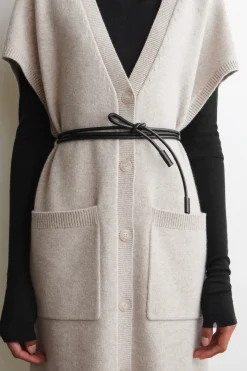 LANGE STRICKJACKE AUS WOLLE