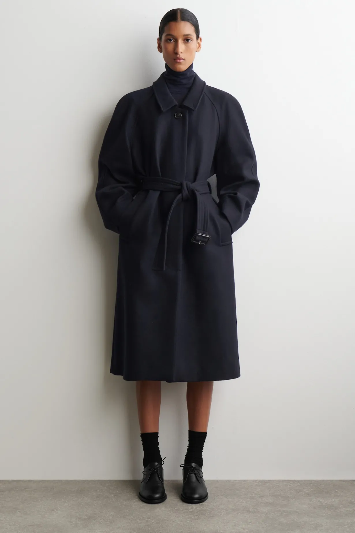 LANGER TRENCHCOAT AUS WOLL-MIX