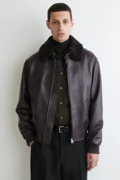 LEDERJACKE MIT ABNEHMBAREM SHEARLING-KRAGEN