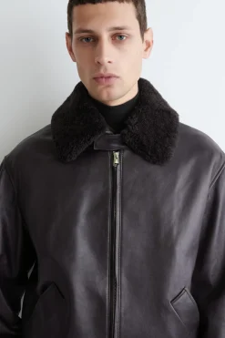 LEDERJACKE MIT ABNEHMBAREM SHEARLING-KRAGEN