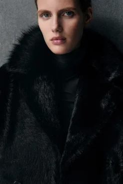 LEDERJACKE MIT PONYHAAR-EFFEKT UND KRAGEN