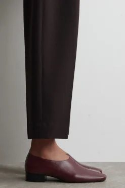 LEDERSCHUHE MIT KARREEFÖRMIGER ZEHENPARTIE