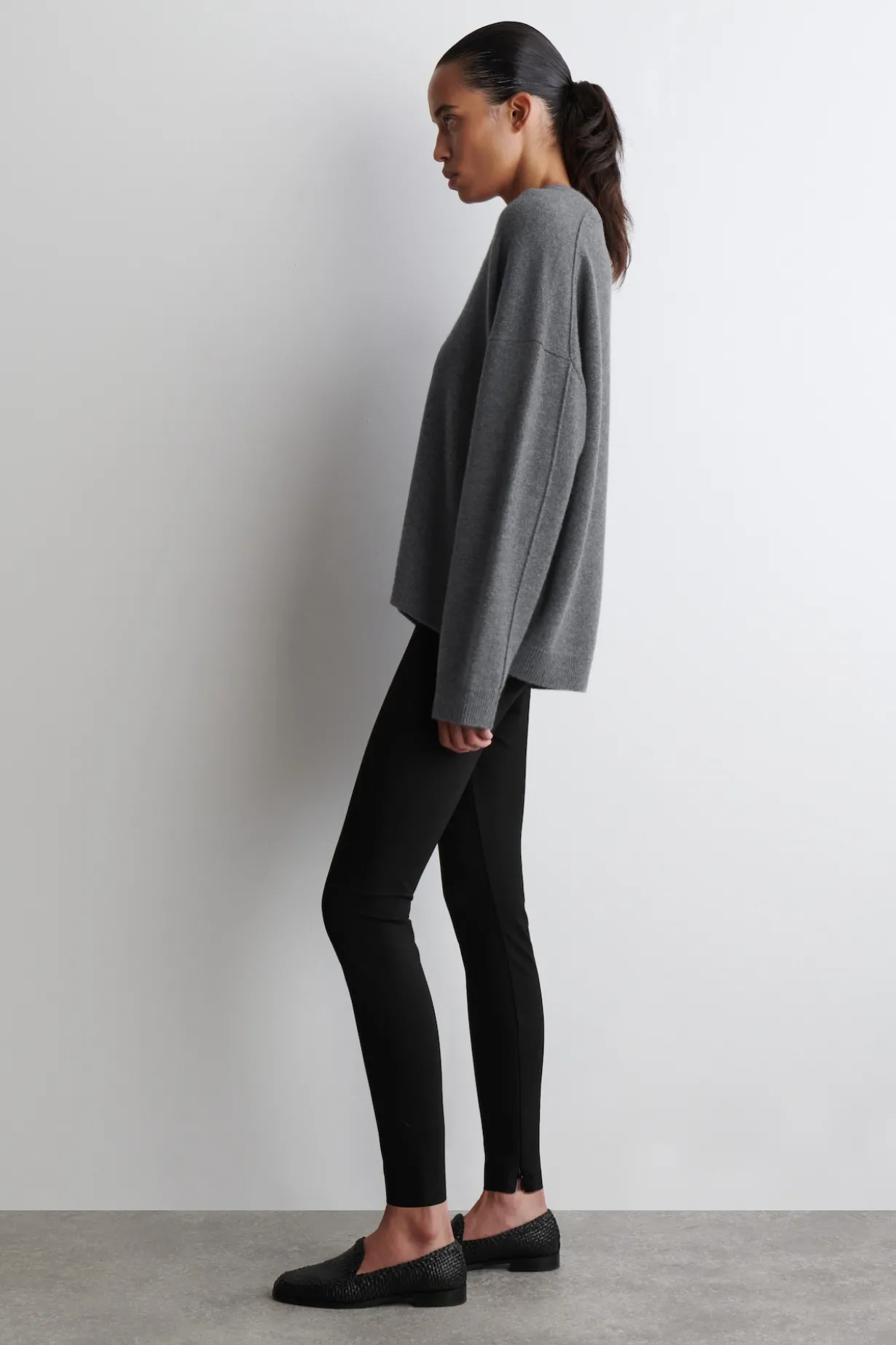 LEGGINGS MIT REISSVERSCHLUSS AM BEIN